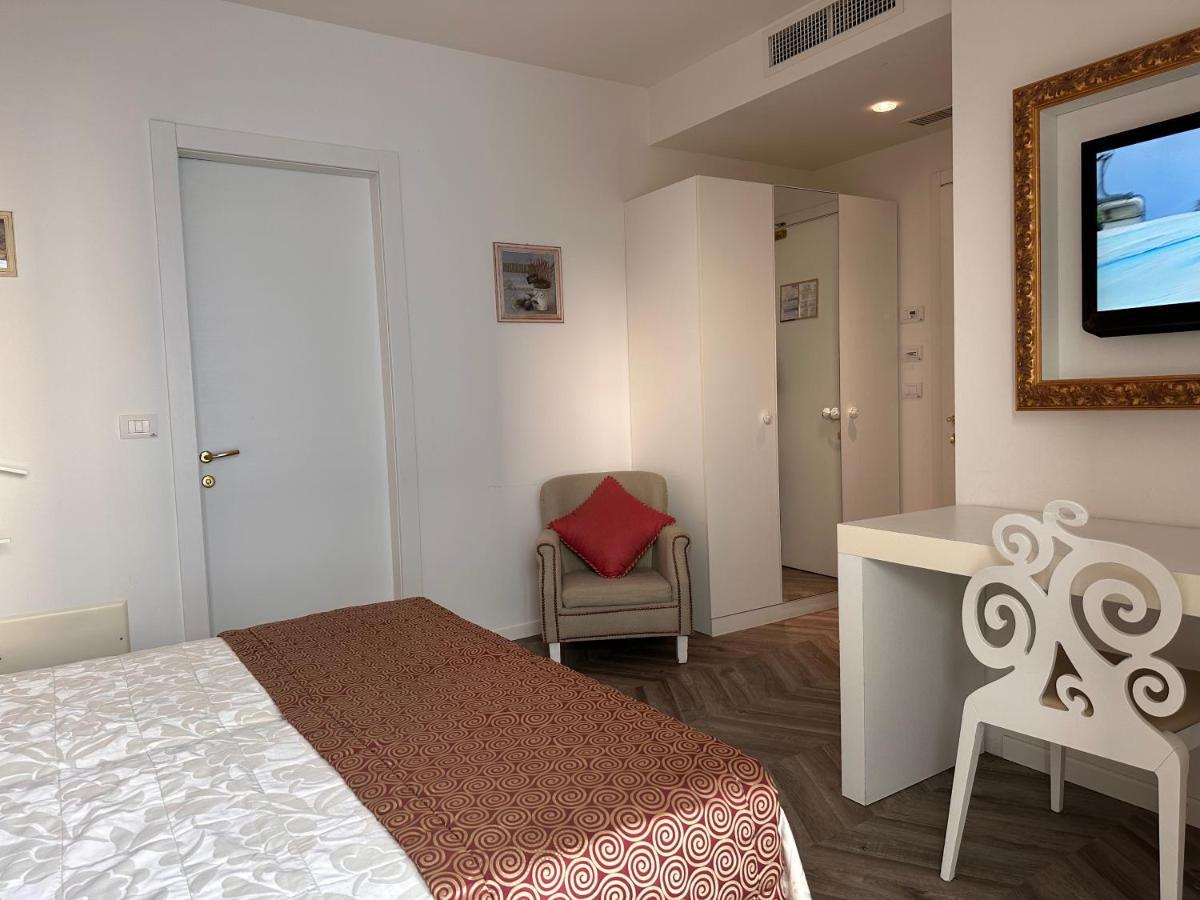 Hotel Albatros ليدو دي يسولو المظهر الخارجي الصورة